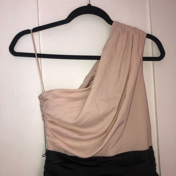 Express One Shoulder Ruched Bodycon Dress - Picture 3 of 5